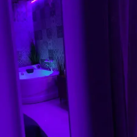 Imperial Apartment *